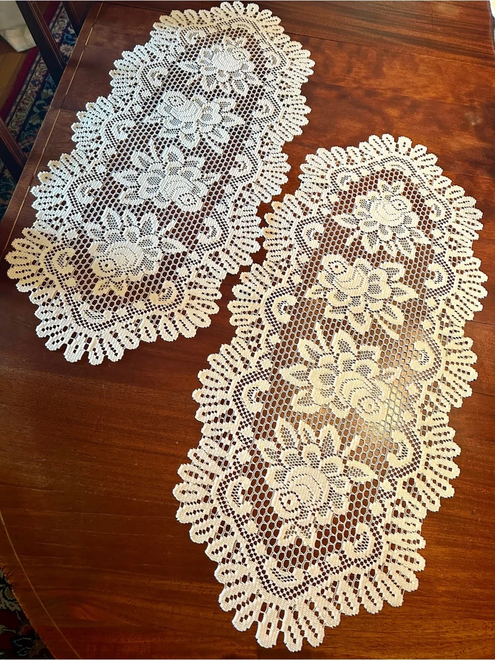 Heritage Lace Rose Floral Crochet Lace Table Runner White Cream
